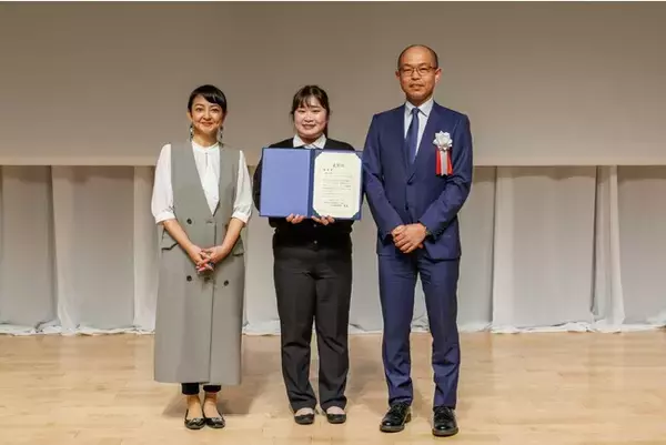 「ベネッセスタイルケアのスキンケアの取り組み　「メディカル・リハビリホームくらら吹田」が介護付きホーム研究サミット2023にて優秀賞を受賞」の画像