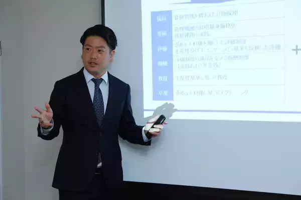 「セレクションアンドバリエーションが打ち出す、評価者教育サービスライン。非俗人化の評価者研修で、部下の活躍を後押し。」の画像