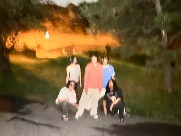 5人組インディポップバンドSimmer Pineが待望の初アナログレコード「Bubble」を発表