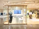 「【マーク ジェイコブス】RUNWAY COLLECTIONも展開する、特別なポップアップが伊勢丹新宿店にオープン。」の画像1