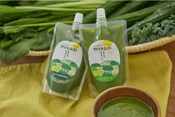 「大地の恵を凝縮した野菜ジュースを提供する「miosai（ミオサイ）」、旬なグリーンをブレンドした新商品を発売。」の画像