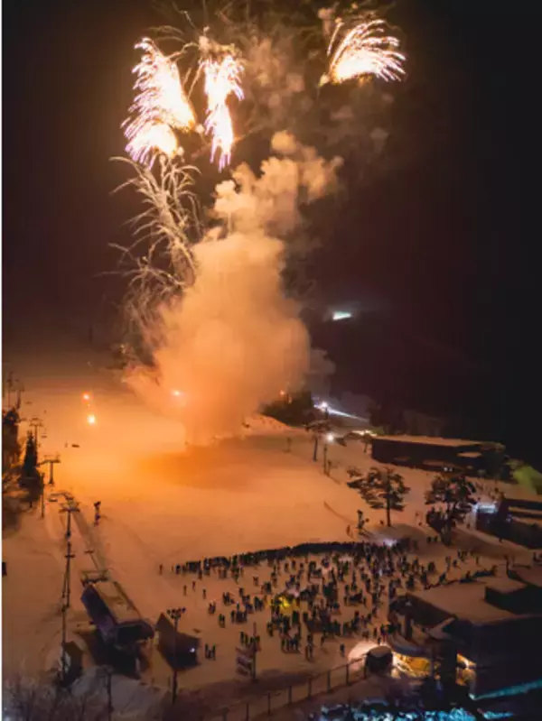 【コロナ禍でも2季連続 過去最多】長野県エイブル白馬五竜スキー場100％再生可能エネルギー稼働の”五竜ナイター” 22-23シーズン入場者数21,036人の売上新記録！スキー場は～5/7営業予定