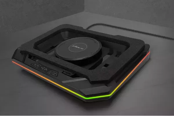 「驚異の最大回転数3500rpm、超強力なターボファンを搭載！RGBイルミネーション対応のゲーミングノートPCクーラー EXTREME COOLシリーズ OWL-TGNC-RGBが発売。」の画像