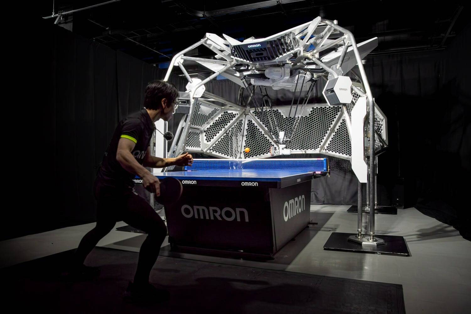 オムロンのコア技術の象徴 卓球ロボット「フォルフェウス（FORPHEUS）」　～未来を創る、技術者たちの挑戦～