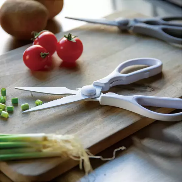 【新商品】食材がくっつきにくい、食器洗浄機で洗えるふっ素加工のキッチンバサミが新登場。