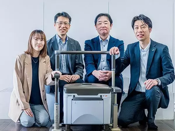 「技術が開く、未来のトビラ：排せつのお悩みに、これ1台 「ラフィーネキューブ」＋歩行サポート手すり「スムーディ」」の画像