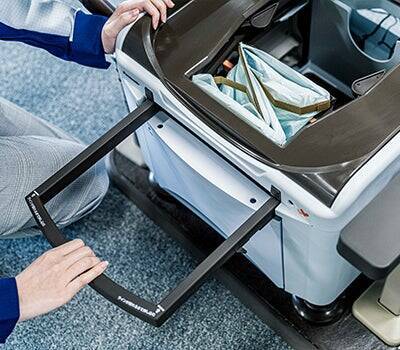 技術が開く、未来のトビラ：排せつのお悩みに、これ1台 「ラフィーネキューブ」＋歩行サポート手すり「スムーディ」