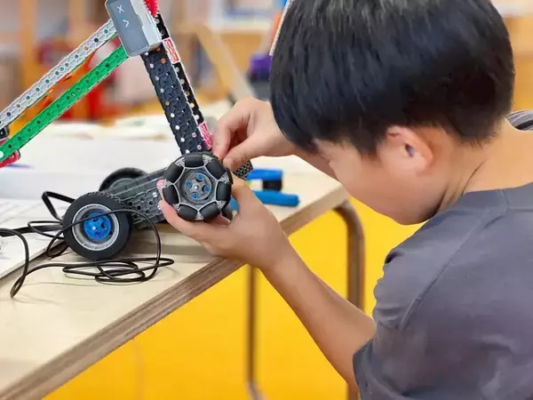 日本初！教育機関のエネルギー費用の削減から「持続可能性 x STEM教育」の財源をつくる仕組みづくり｜三英株式会社がWE MAKE ENERGY株式会社と業務提携