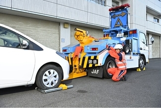 【JAF青森】「八戸自動車フェスティバル2026」でロードサービス作業を実演します！子ども安全免許証の無料発行も！