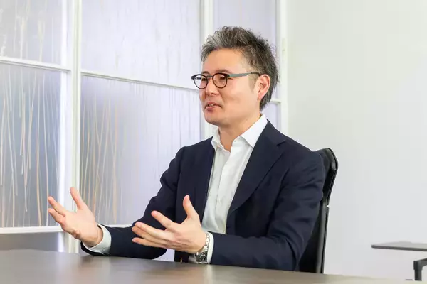 「仮眠の文化を日本へ！世界初となる“立ち寝”仮眠ボックス「giraffenap」の開発秘話と広葉樹合板株式会社の新たな挑戦」の画像