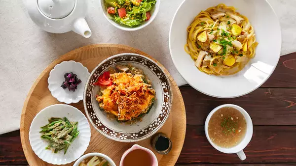 9月10日（火）より、ゆとりの空間カフェ・レストランにて、和栗やさつまいも、ごぼうなど、旬の食材を使用した秋季限定メニューがスタート！