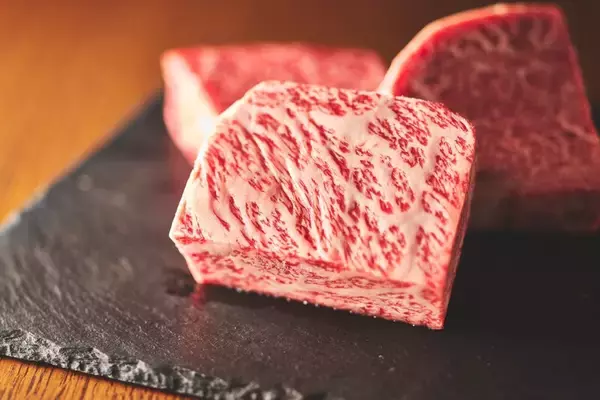 「2023年3月10日（金）東京ミッドタウン八重洲に“最高級和牛×海鮮”鉄板焼きの新店舗「加藤牛肉店　小川のうに」がオープン！」の画像