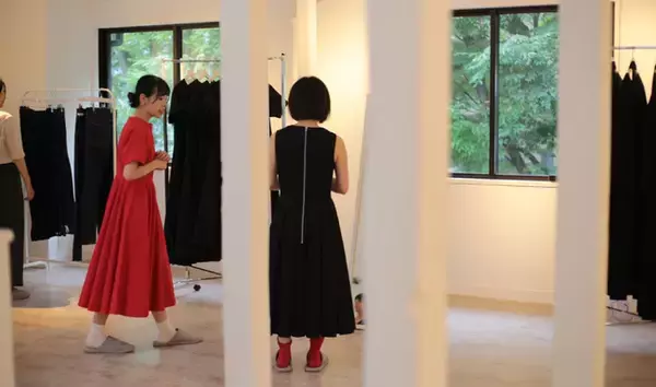 クリエイターと伴走しD2Cブランドを育てる「teshioni」と協業する、DtoCのファッションブランド「foufou」7都市で開催する試着会2022年スケジュールを公開