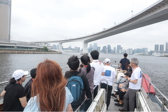 小中学生向けイベント「親子で海から東京港を見てみよう」を開催