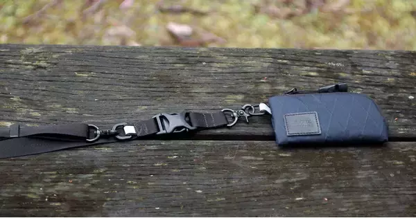 超軽量耐水【アウトドア UL ミニウォレット】に新色追加！アップデートした「マルチ ネック ストラップ」とともに予約販売を4月12日より開始