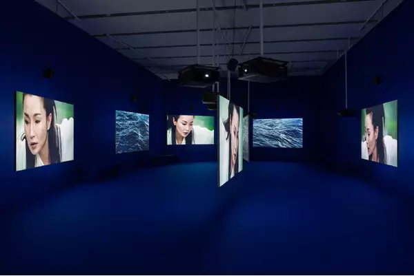 「【ルイ・ヴィトン】アイザック・ジュリアンによる個展「Ten Thousand Waves」をエスパス ルイ・ヴィトン大阪にて3月27日より開催」の画像