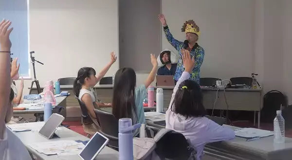 「子ども達が"寿司ロボット紹介プロデューサー"に就任!? 世界シェアNo.1※のBtoBメーカーが、厨房の裏方ロボットを子どもたちの目線で語り直してもらった理由」の画像