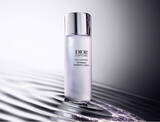 「ディオール カプチュールから美のメカニズム※１をサポートする 美容液ローション誕生」の画像1