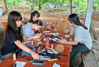 円安下の高校留学に新提案！16.9万円の海外教育旅行「アドチャレ」提供開始。「体験型」と「探究型」の2本柱で、従来の語学留学の代替選択肢として、事前学習から成果発表までワンストップで生徒の成長を支援。