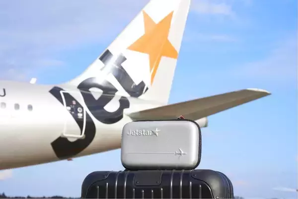 ＜就航10周年記念＞ジェットスター・ジャパン×『MonoMaster』（宝島社）トランクケース型ポーチを特別付録として制作