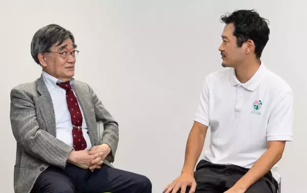 「「10年間、処方を変えていない」ビルベリーサプリめなり開発ストーリー──医師と開発者が語る、450万袋突破の「めなりシリーズ」が守り続けたもの」の画像