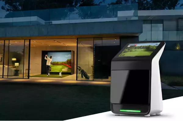 Garminより10インチのタッチスクリーンディスプレイを搭載したオールインワン弾道測定器・ゴルフシミュレーター『Approach R50』を11月28日（木）に発売