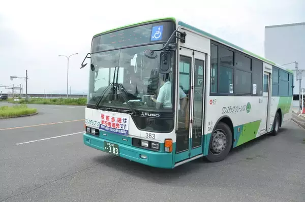 路線バスやタクシーの運転士を目指す人をサポート運転体験会も初開催