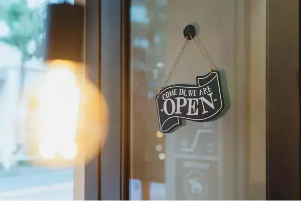 【中目黒桜まつり2025】「The World Cafe」夜桜ラウンジオープン！