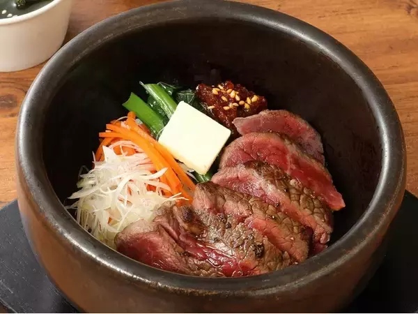 【今夏のテーマは「ヘルシーにガッツリ」と「涼感」。 好評を博した牛ステーキがカムバック、そして爽やか冷麺が登場！】韓国料理専門店「Korean Kitchen Shijan(シジャン)」