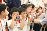 「山口県内の幼稚園に通う年長さんを店舗に招いて「写真撮影と手作りフォトフレーム制作」ワークショップを無料開催」の画像1