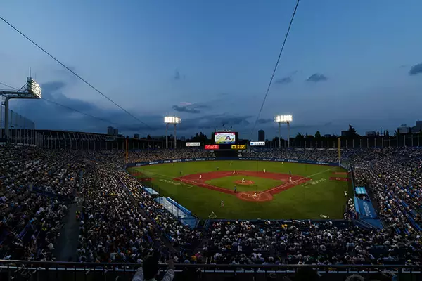 東京ヤクルトスワローズとの公式戦コラボイベント「日立ソリューションズデー」を開催