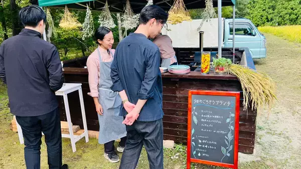 「畑に屋台を――自然との戦いを乗り越え、農家出身のスタッフが生んだ新しい旅のあり方」の画像