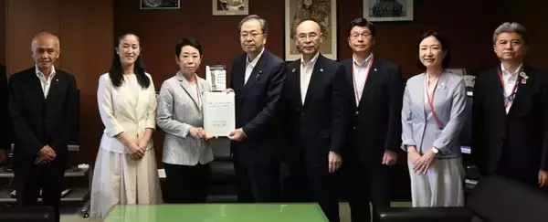 荒川沿川の７区長による国土交通大臣への要望書提出