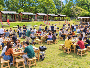 【三重県・菰野町】10月より団体BBQの幹事1名無料特典を本格展開！120名での開催実績も｜TREE HOTEL NIKKA 菰野