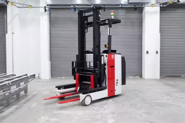 ラピュタロボティクス、自動フォークリフトの発売を開始