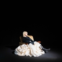ソウルフルな歌声が魅力の「ロマンチック中毒」クラウドナイン所属を発表