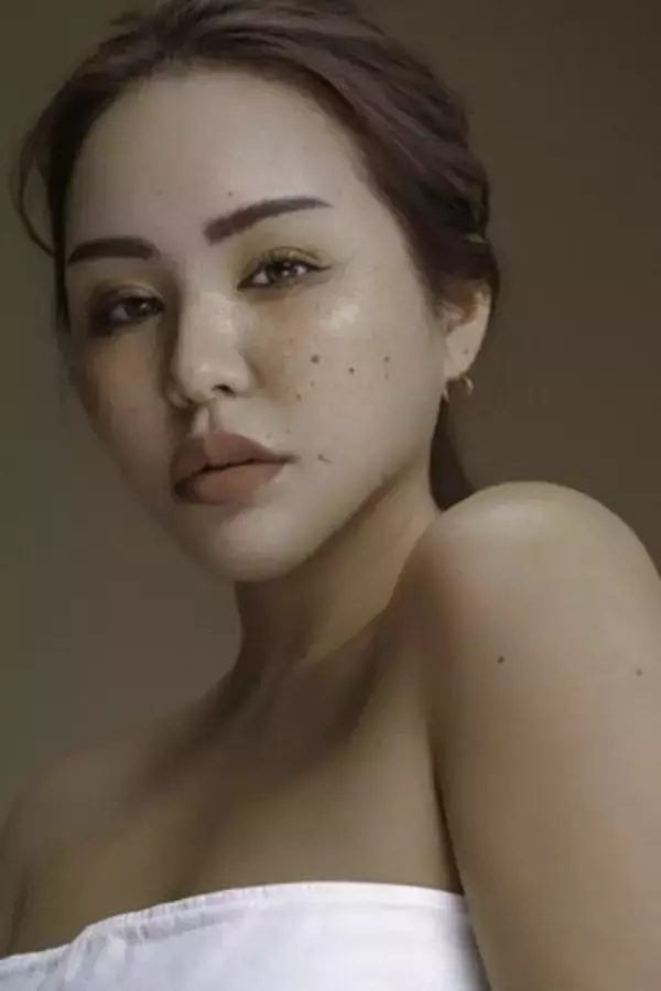 メイクアップYouTuber“マリリン” プロデュースコスメブランド『vim BEAUTY』（ヴィム ビューティー）第一弾コスメ「マットティントリップ」「アイブロウマスカラ」