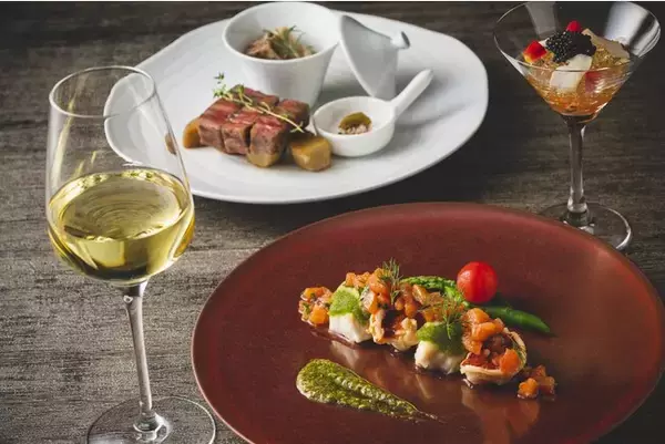 【オリエンタルホテル 沖縄リゾート&スパ】リニューアルする「クラブルーム」で過ごすクリスマス限定宿泊プランやんばるの森を感じる専用の「クラブラウンジ」で沖縄県産食材にこだわったディナーコースを提供