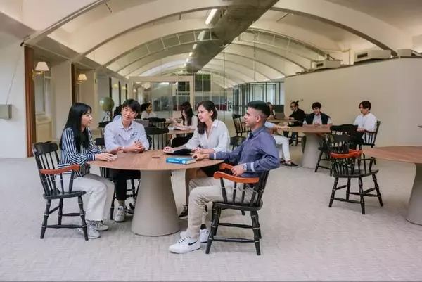 名古屋商科大学の留学生、愛知県立千種高校の生徒と国際交流