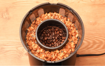 こだわりの自家焙煎で極上の一杯を。チャフ自動分離搭載の家庭用焙煎機『コンパクトコーヒーロースター「ロイジー」』を発売