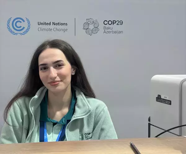 COP29の受付に採用、兼松ブランド「SwiftColor」の日本製インクジェットカードプリンター