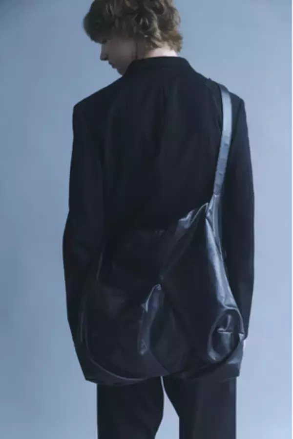 discord Yohji Yamamoto、「Angular bag」「CLASP」シリーズの新作を5月22日(金)より発売