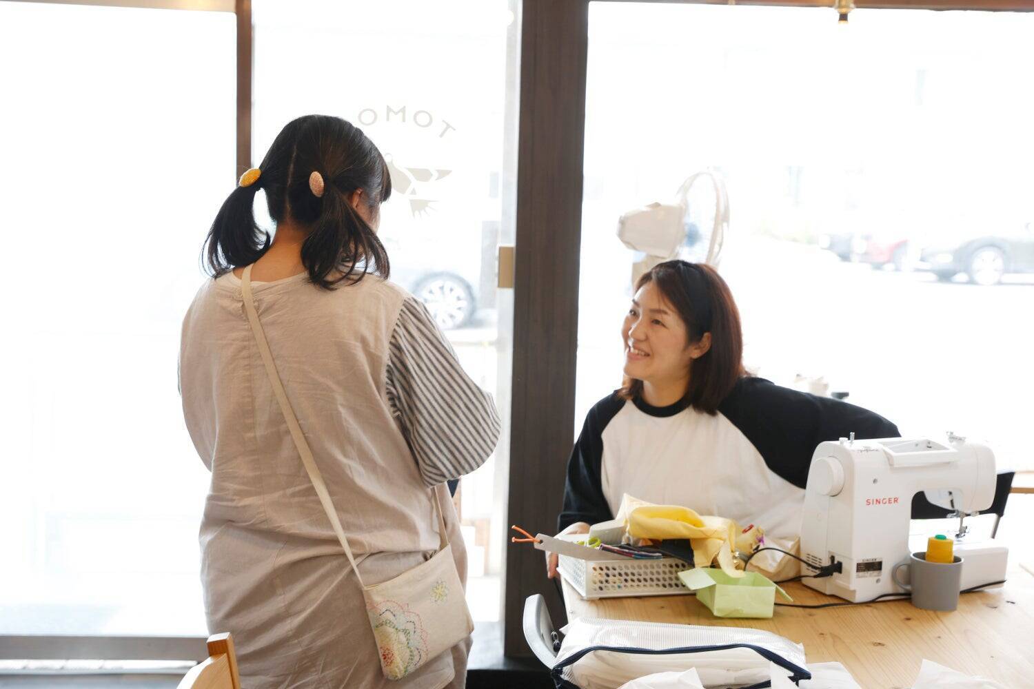 「与えられる福祉から、与えるクリエイティブへ」  TOMOSが社会との“きっかけ”をつくる理由