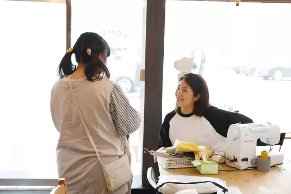 「「与えられる福祉から、与えるクリエイティブへ」  TOMOSが社会との“きっかけ”をつくる理由」の画像