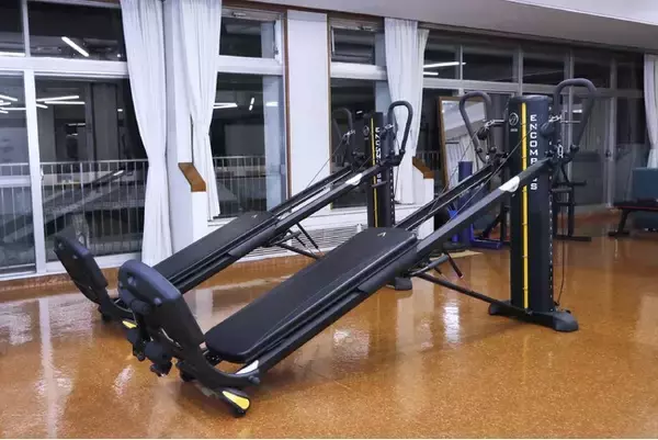 フィットネス＆スポーツ分野で様々な活動に取り組むスポーツモチベーション - 青学駅伝部 トレーニングルーム拡張に伴い「ENCOMPASS」を本格導入 -