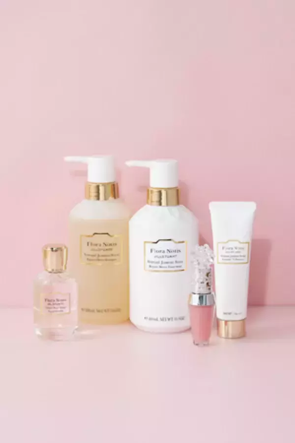 可愛いまま年齢を重ねる！モデル美香さん11年ぶりの書籍、『47歳・モデル美香の「一生美人」本』4月24日に発売！Special Edition版にはジルスチュアート＆フローラノーティスの豪華付録も