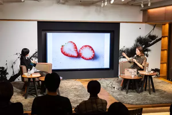 「なぜアート活動を続けるのか？ SASAMANAの《Art on Toast》とその作品集に込められた想いに迫る」の画像