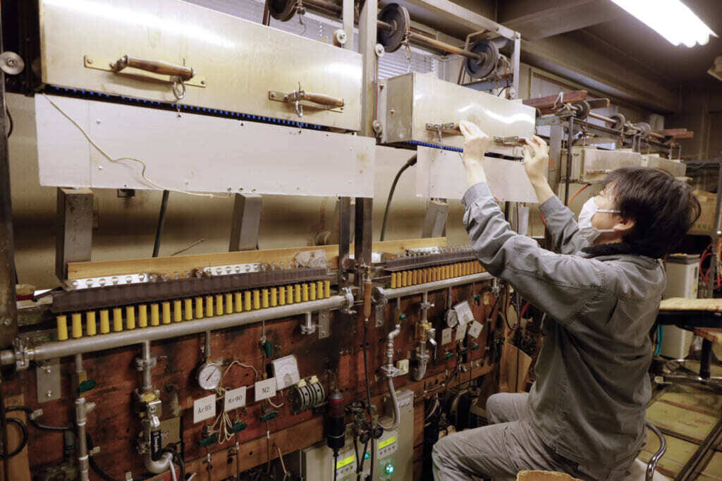 大人の科学マガジン プラネタリウム専用電球ができるまで 「星空を生み出す細渕の100年電球と職人の手仕事」