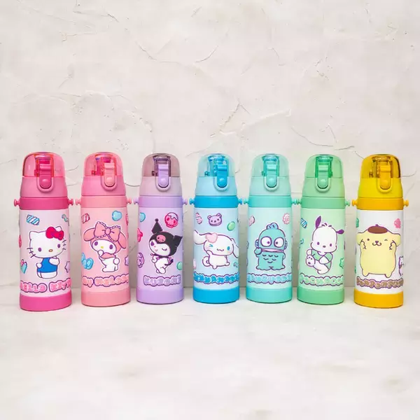 「【サンリオキャラクターズ】ぷっくり立体デコレーションが可愛い！スケーターから「マシュグミ」ワンプッシュダイレクトボトルが登場」の画像
