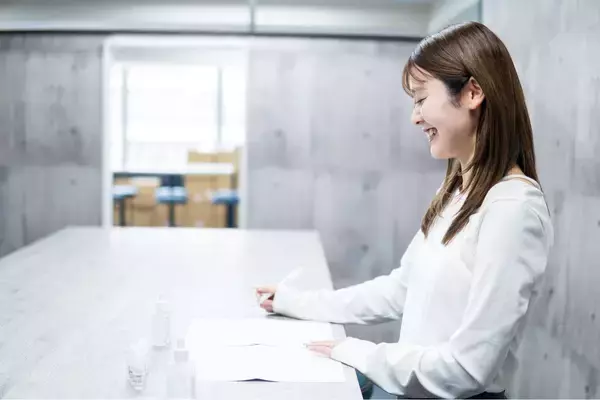「“強そう”なアゼライン酸を、お守りのような1本に。悔しさから始まった学びと新作美容液への想い」の画像